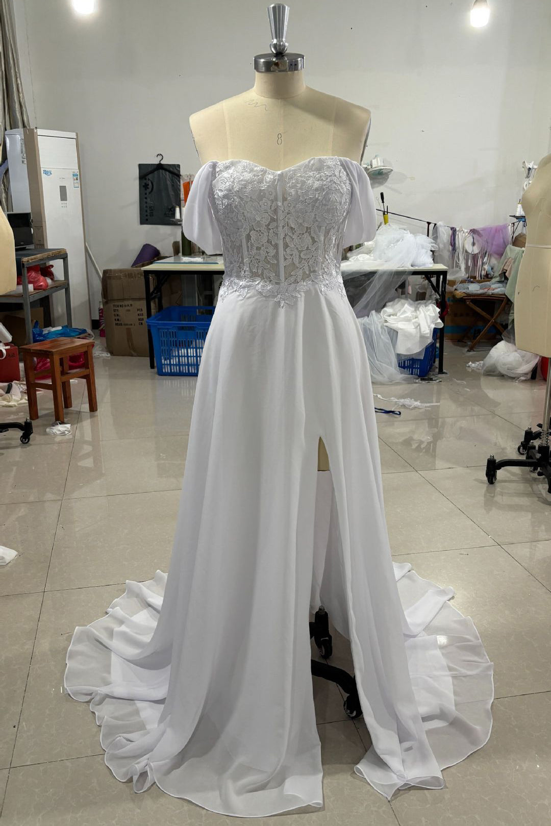 A- Line Wedding Dress sweetheart appliques Satin Split thigh bride Appliques Sweetheart Wedding Gown EYB1234