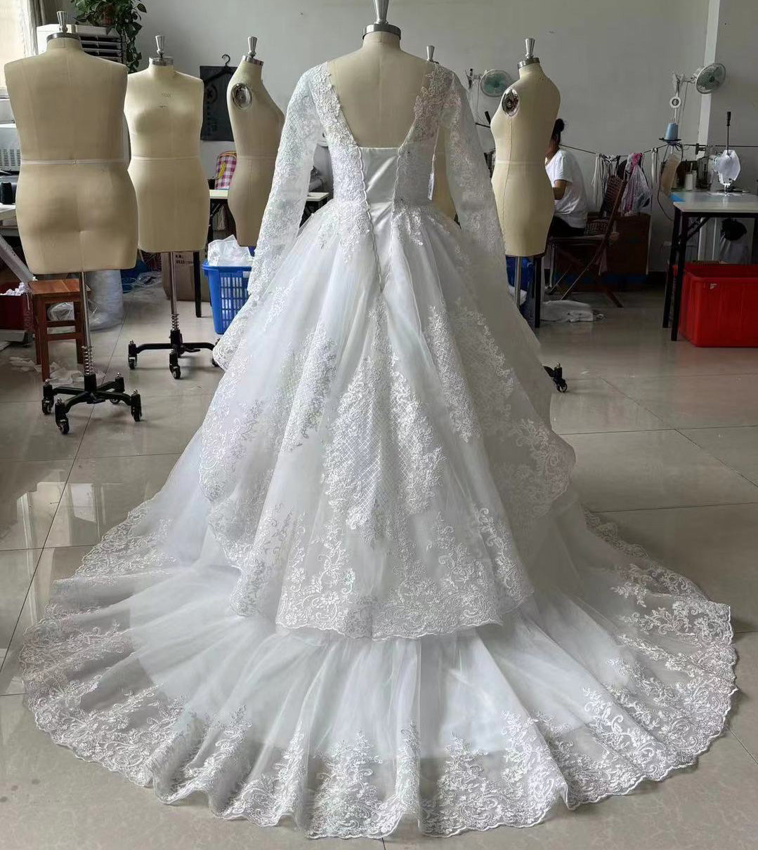 Long Sleeves Princess lace Wedding Dresses See the Video Contact with US EYB1292