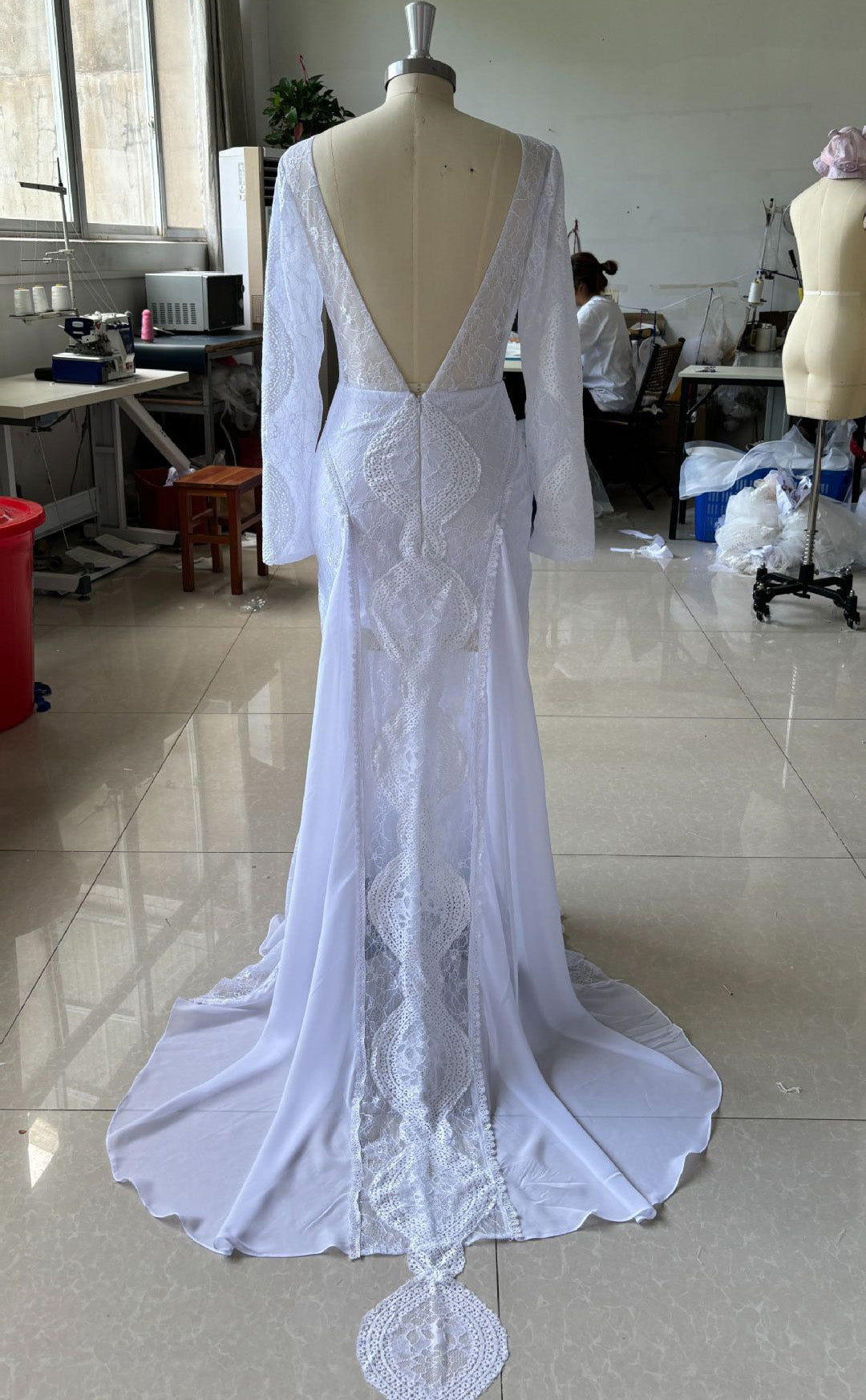 Open Back Wedding Dresses Beautiful Lace Backless Long Sleeve Bridal Gown EYM1287