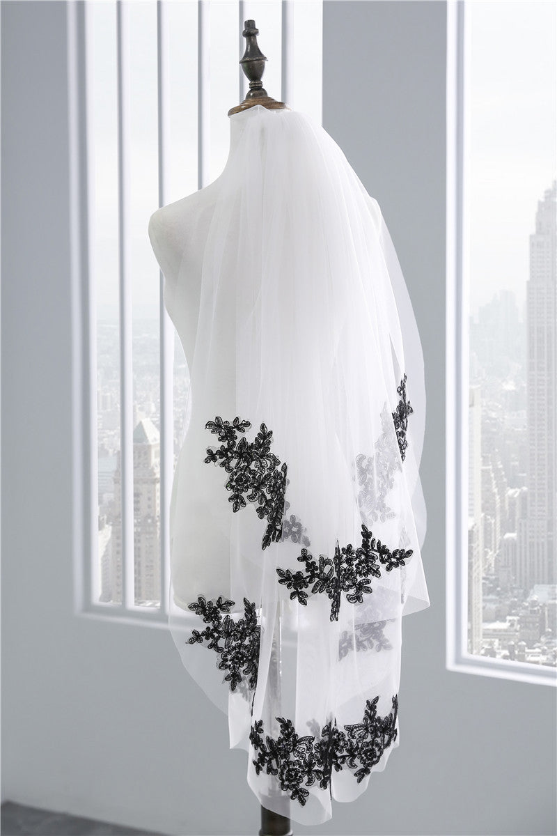 Bridal Veils Two-tier Lace Applique Edge Beading Classic Veils YAV1063