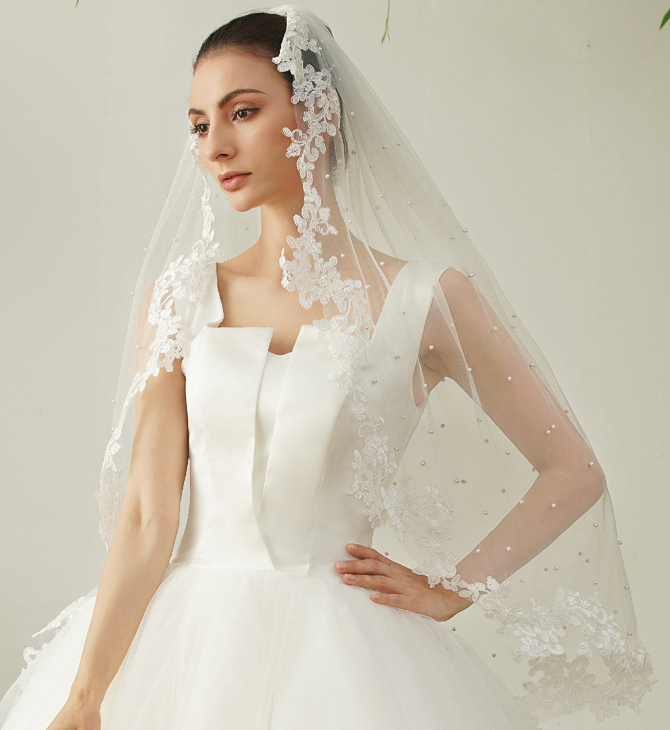 Lace Trim Faux Pearl Bridal Veil YAV1069