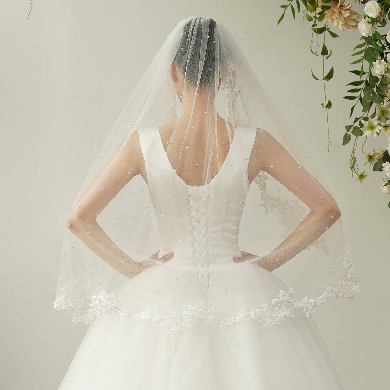 Lace Trim Faux Pearl Bridal Veil YAV1069