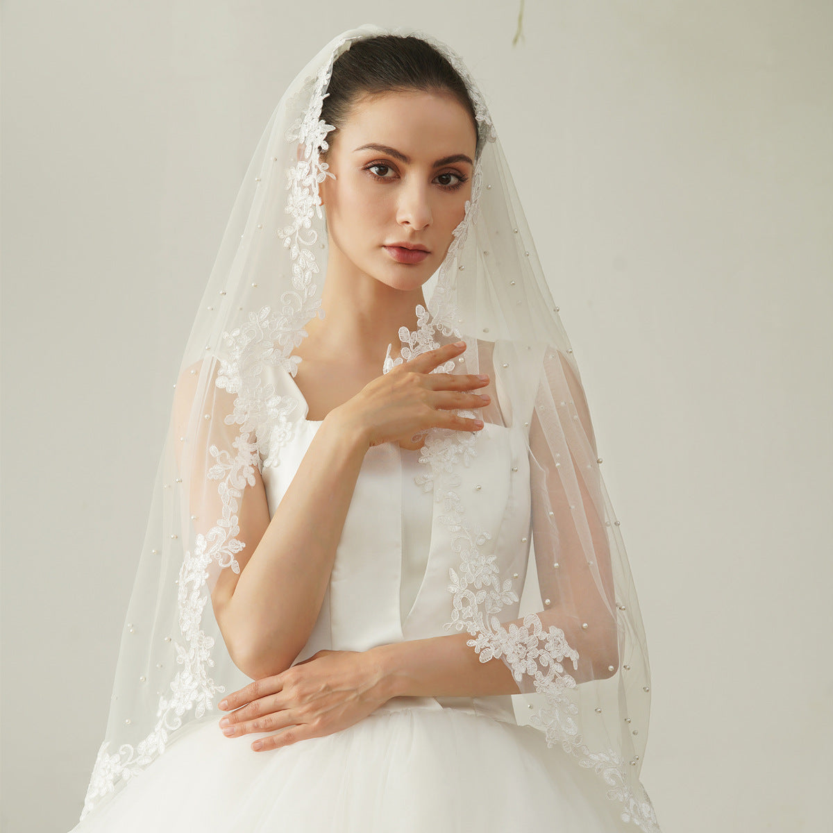 Lace Trim Faux Pearl Bridal Veil YAV1069