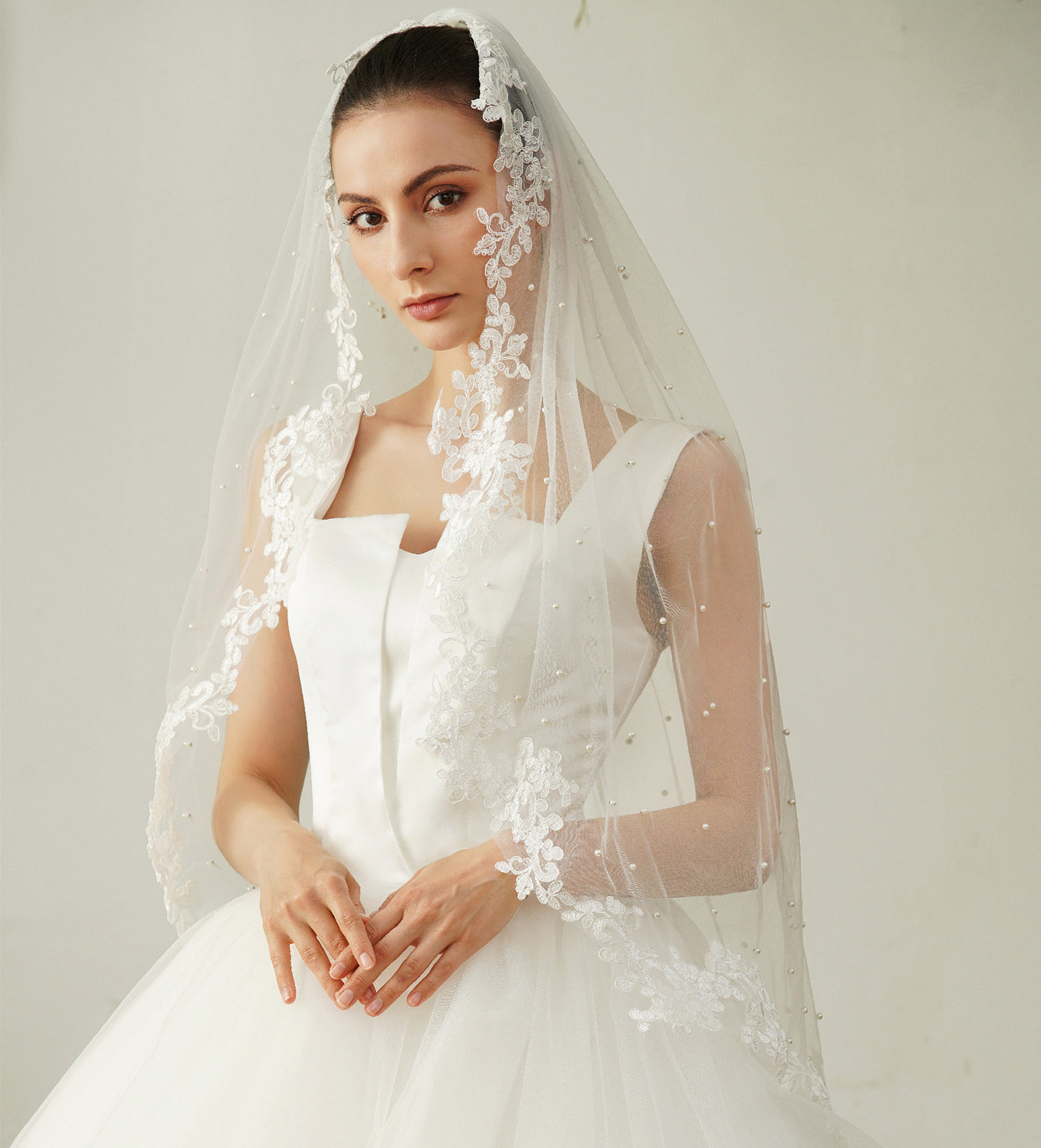 Lace Trim Faux Pearl Bridal Veil YAV1069