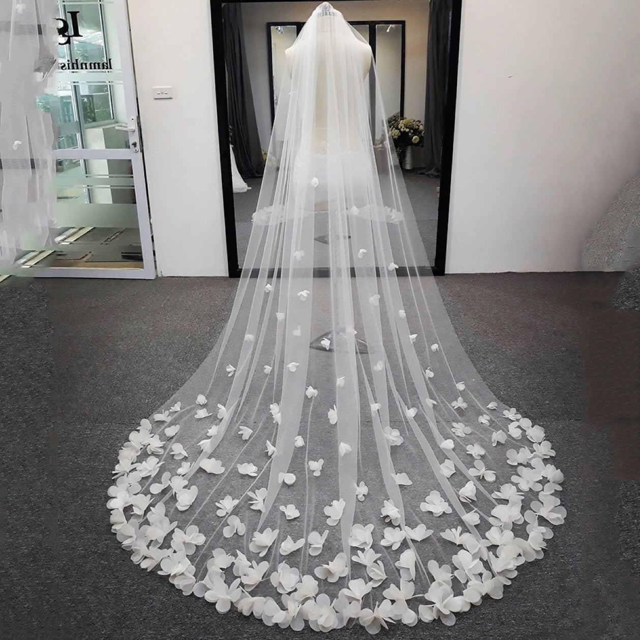 Retro Elegant Wedding 3D Floral Shoulder Cape Veil Bridal Accessory YAV1070