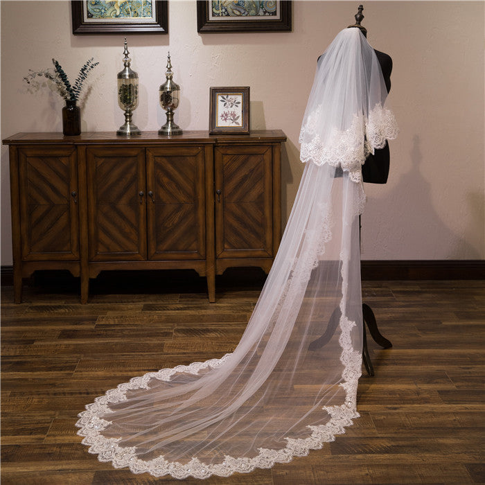 3 Meters Elegant Long Wedding Veil with Lace YAV1076