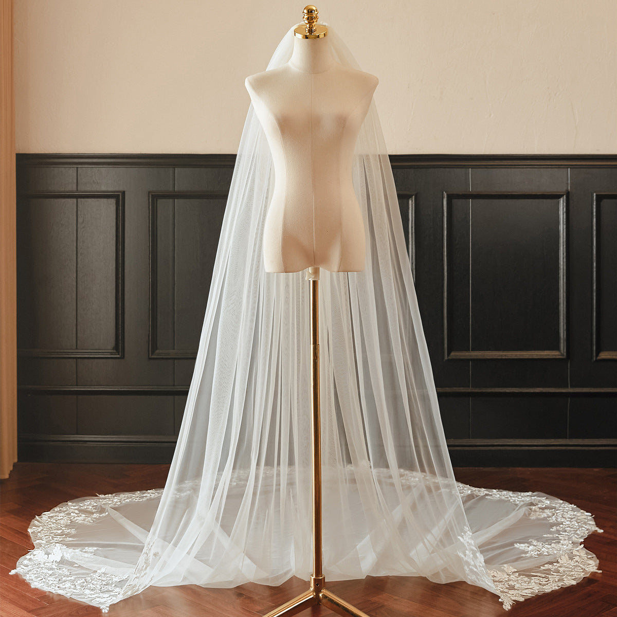 Soft Tulle 3.5 Meters Long Bridal Veil with Comb YAV1092